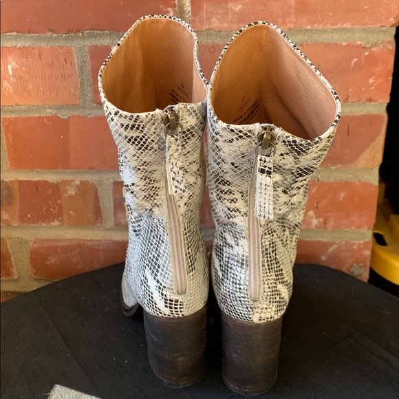 Free People Elle Block Heel Boots White Snake Effect Slouch Leather Size 37 - Picture 4 of 6